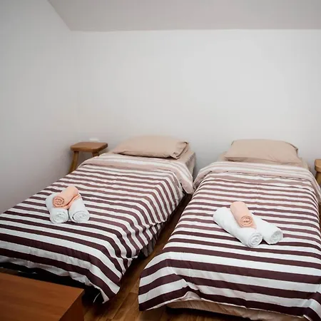 Holiday home Vikendica Galiot *