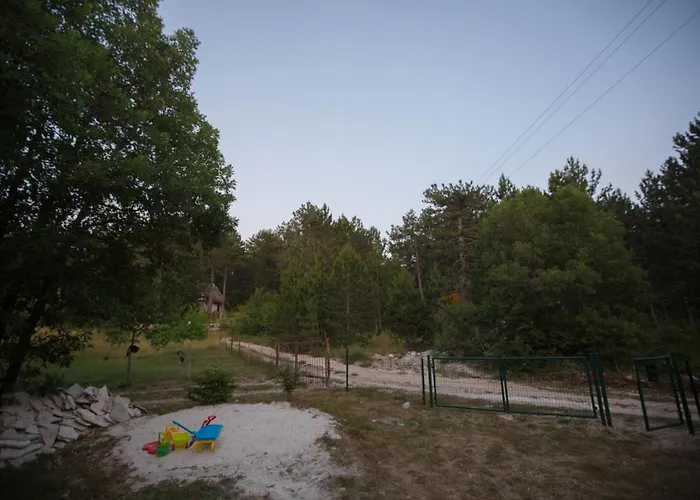 Vikendica Galiot 度假居 *