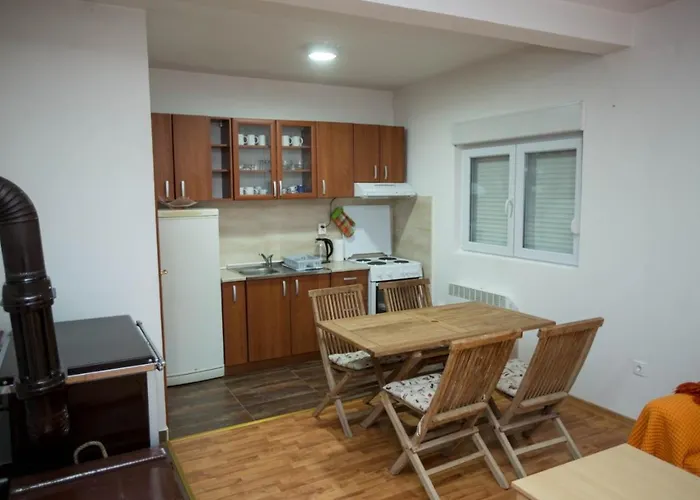 Vikendica Galiot 特雷比涅