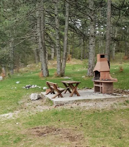 Vikendica Galiot 度假居 特雷比涅